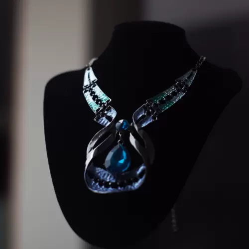 Collar Lágrima de Zafiro